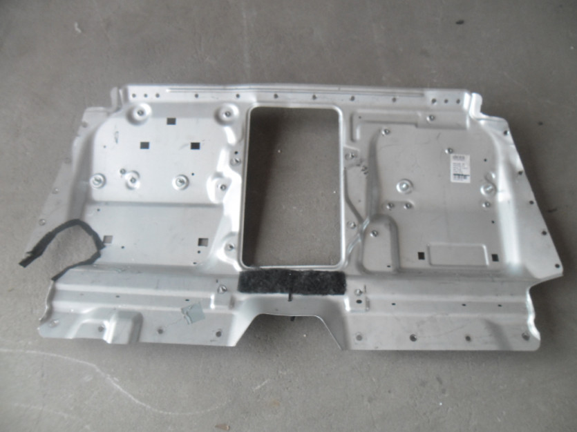 AUDI A8 4H D4 LIFT 4.2 TDI SCIANA TYLNA BAGAZNIKA