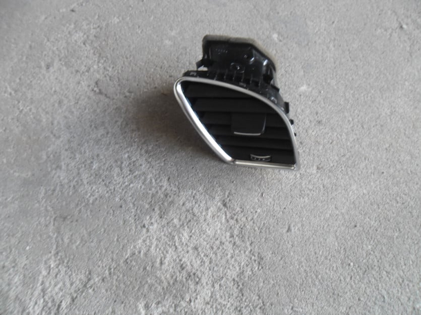 AUDI A4 8K B8 LIFT KRATKA NAWIEWU DESKI 8T1820902G