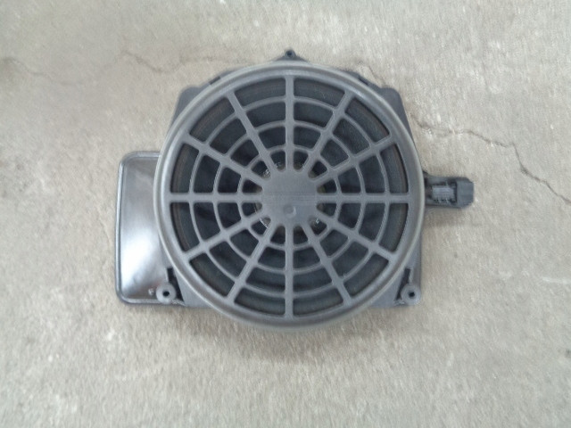 AUDI S4 A4 8E B7 SEDAN GLOSNIK BOSE 8E5035412B