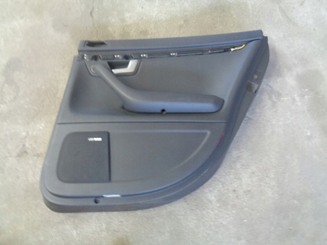 AUDI S4 A4 8E B7 TAPICERKA DRZWI PRAWA TYL SEDAN
