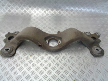 AUDI S4 A4 8E B7 BELKA WSPORNIK POD SKRZYNIE BIEGO