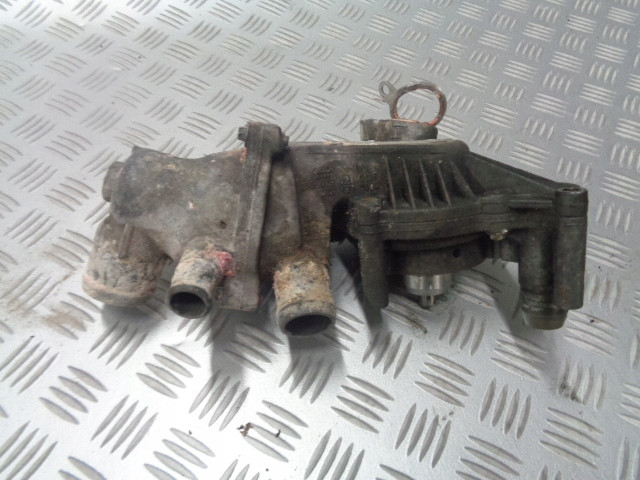 AUDI S4 A4 8E B7 4.2 V8 POMPA WODY 079121011F