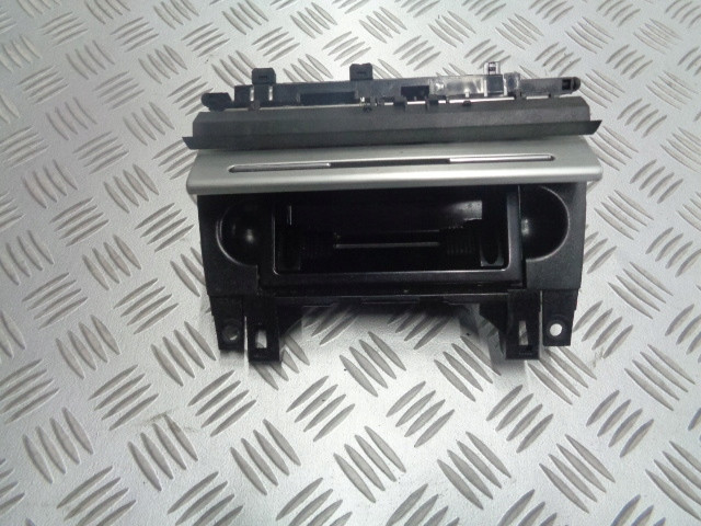 AUDI S4 A4 8E B7 LIFT POPIELNICZKA 8E0857951J