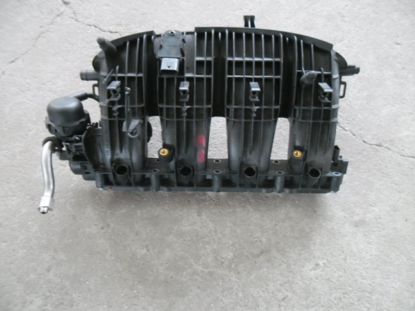 AUDI A4 8W B9 TFSI KOLEKTOR SSACY 06L133201BG