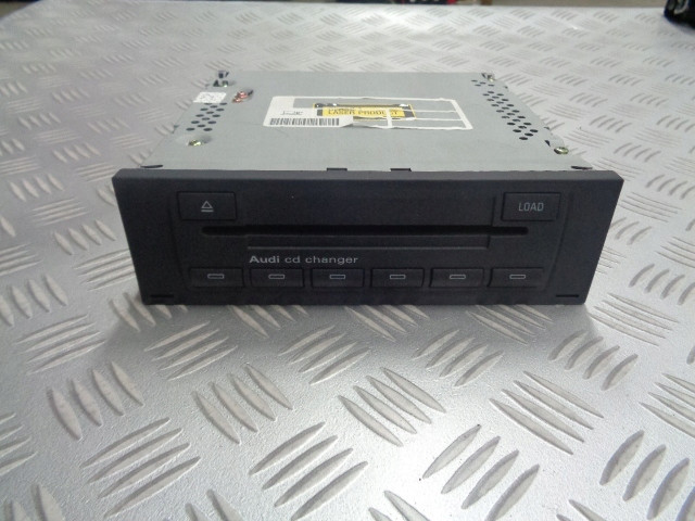 AUDI S4 A4 8E B7 LIFT ODTWARZACZ CD 8E0035111