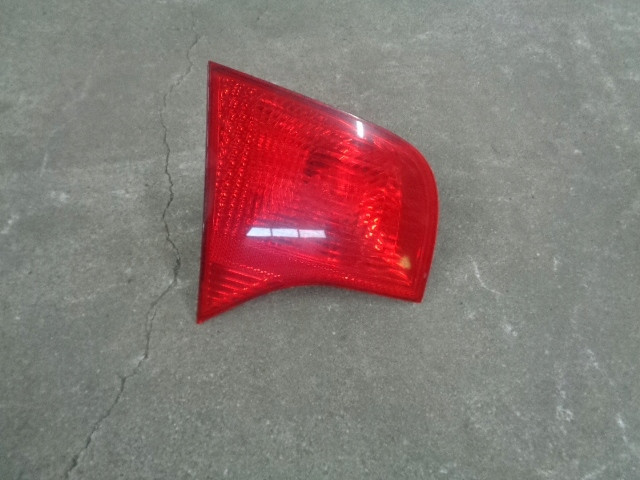 AUDI S4 A4 8E B7 LIFT LAMPA LEWA TYL 8E5945093