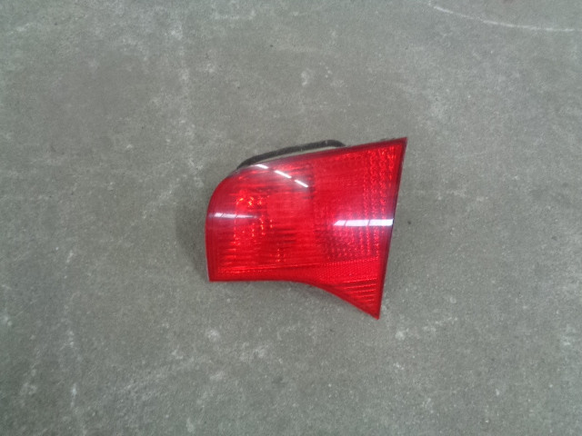 AUDI S4 A4 8E B7 LIFT LAMPA PRAWA TYL 8E5945094