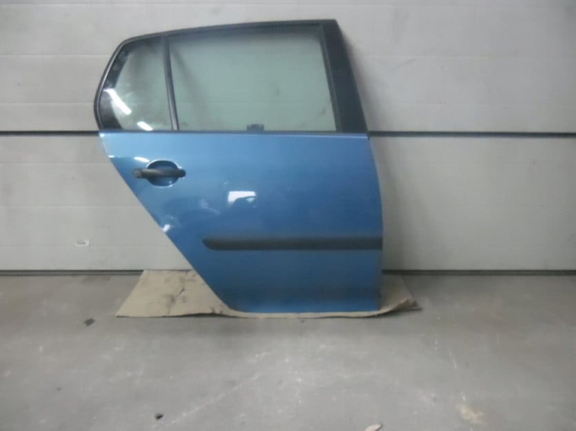 VW GOLF V 5 DRZWI PRAWE TYL TYLNE
