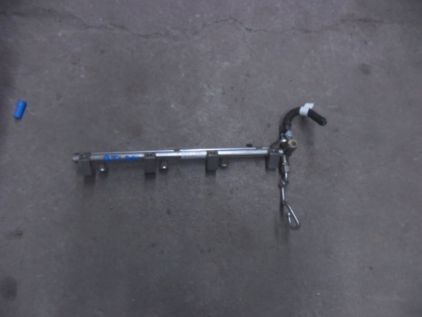 VW ATLAS TERAMONT 3.6 LISTWA WTRYSKOWA 03H133316M