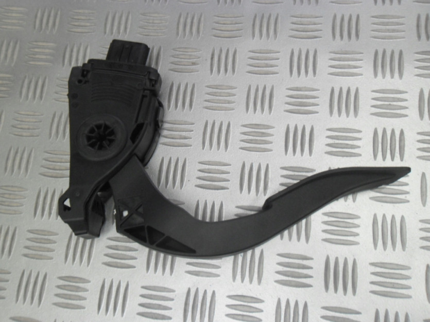 AUDI A4 S4 8K B8 LIFT SEDAN PEDAL GAZU 4H1723523