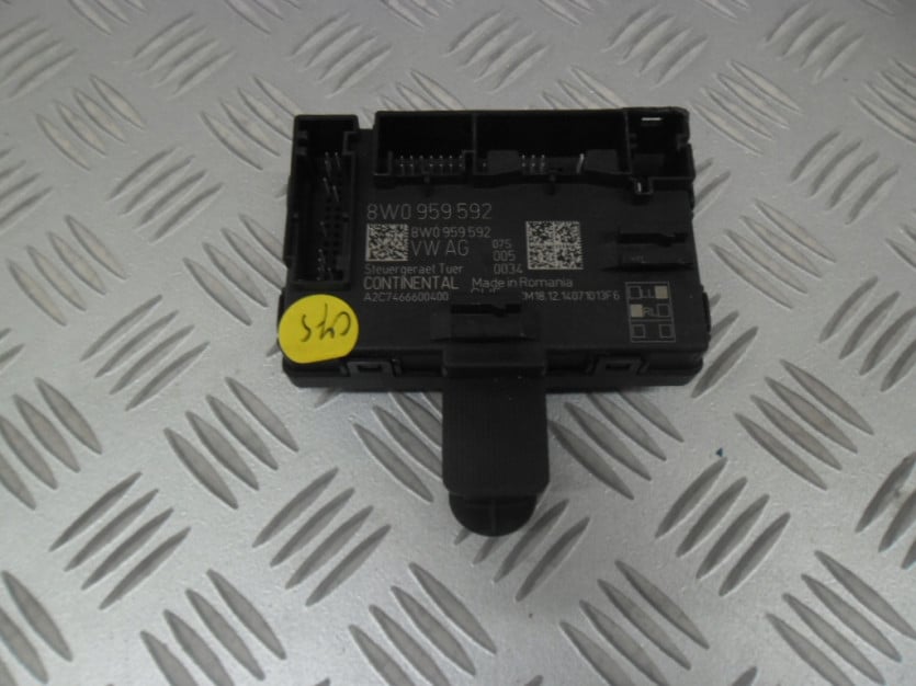 AUDI A4 8W B9 SEDAN MODUL DRZWI PRAWY 8W0959592