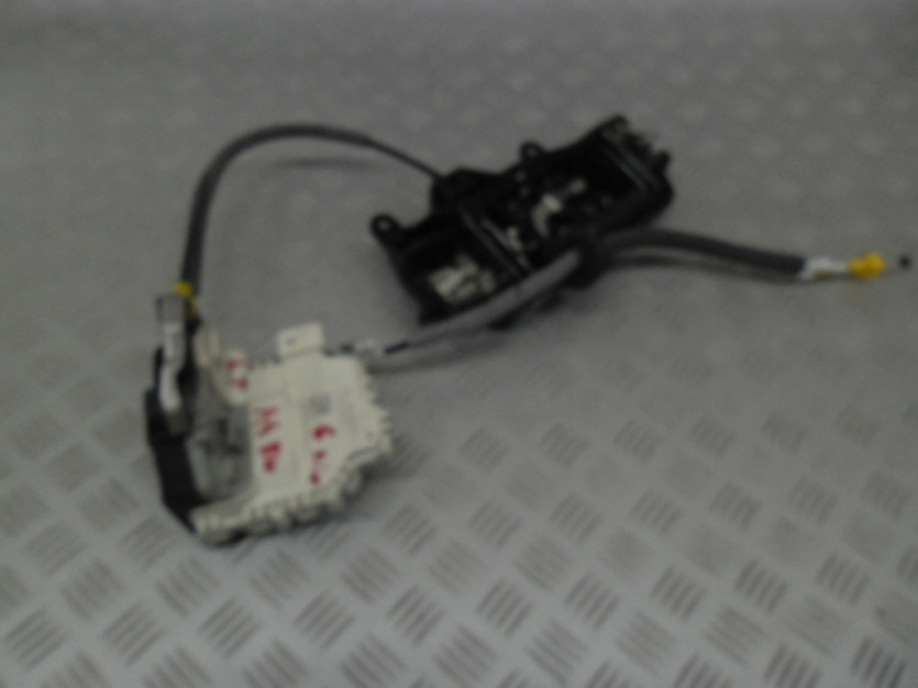AUDI A4 8W B9 ZAMEK DRZWI LEWY TYL 8X0839015C