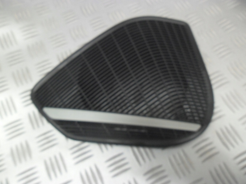AUDI A4 8W B9 KRATKA OSLONA GLOSNIKA LEWA B&O