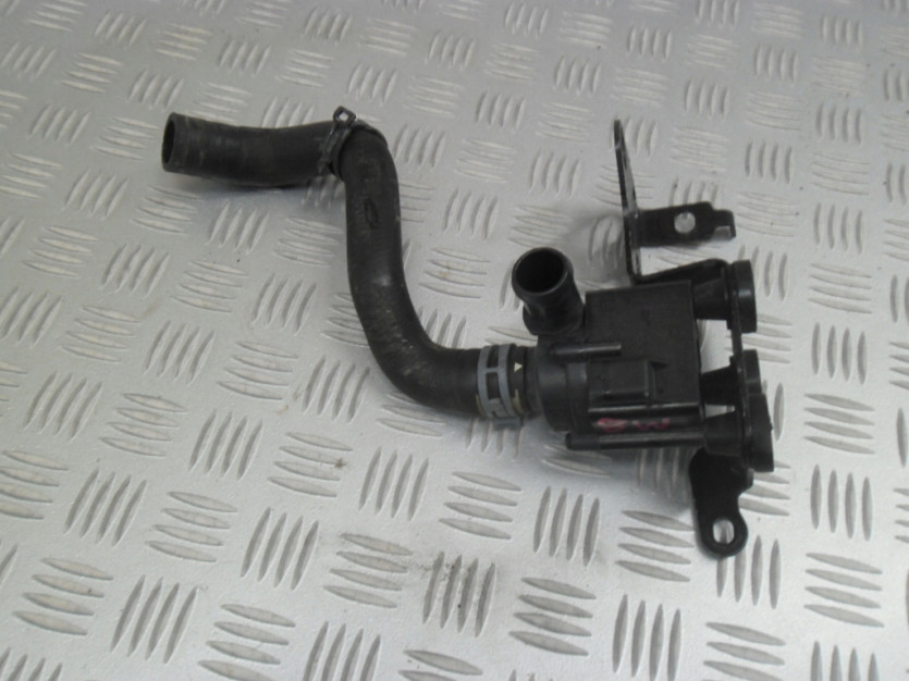 AUDI A4 8W B9 2.0 TFSI POMPA WODY WAZ 06H121601N