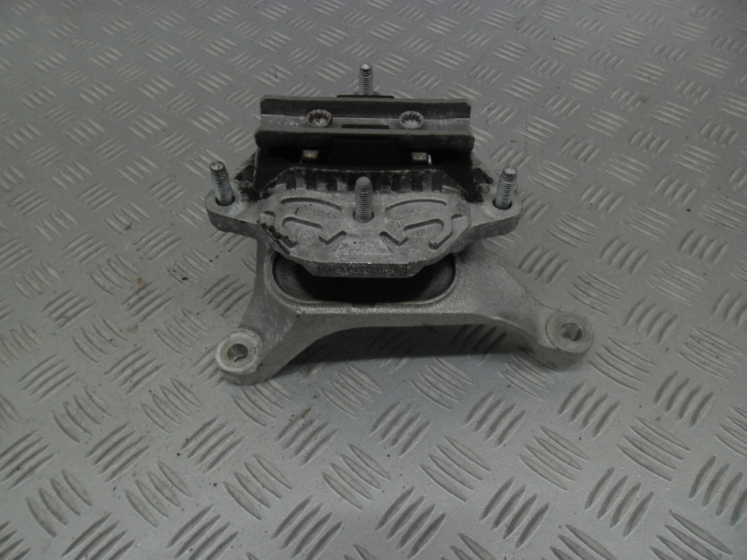 AUDI A4 8W B9 2.0TFSI LAPA PODUSZKA SKRZYNI BIEGOW