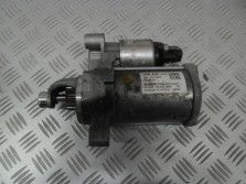 AUDI A4 8W B9 2.0 TFSI ROZRUSZNIK 06L911021