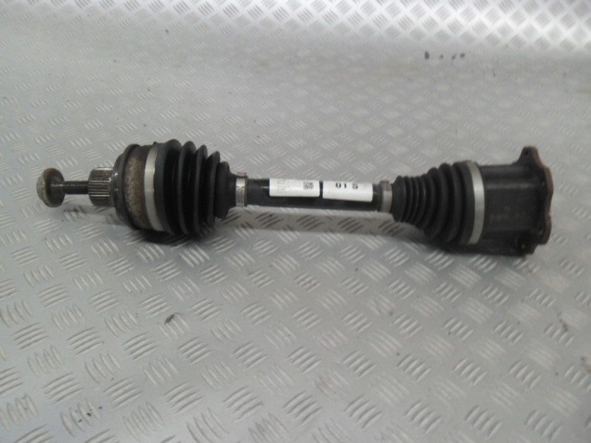 AUDI A4 8W B9 SEDAN 2.0TFSI POLOS PRAWA 8W0407271A