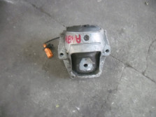 AUDI A4 8K B8 PODUSZKA SILNIKA 8K0199381
