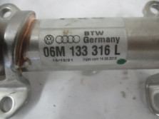 AUDI A5 S5 8W F5 LISTWA WTRYSKOWA PRAWA 06M133316L
