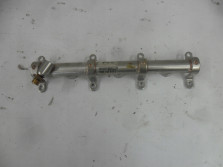 AUDI A5 S5 8W F5 LISTWA WTRYSKOWA LEWA 06M133315L