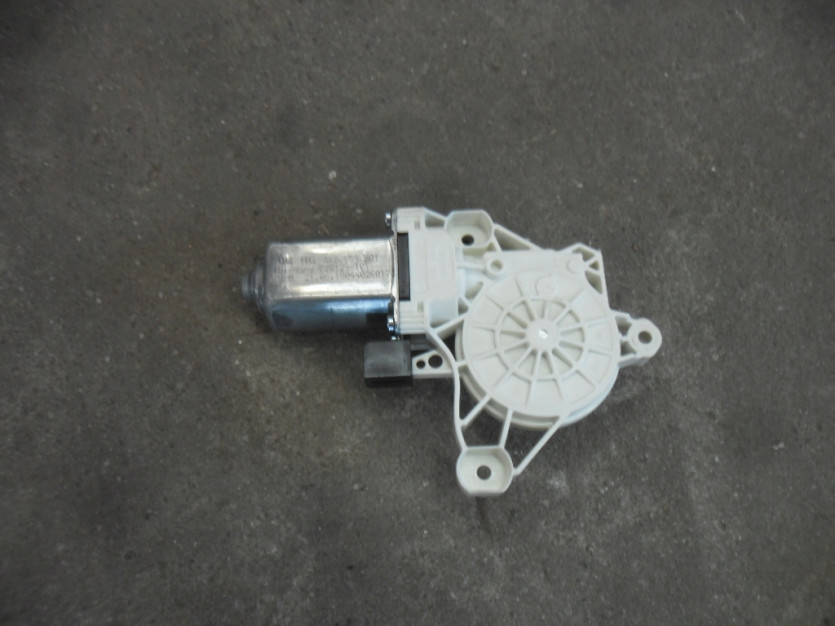 AUDI A6 C8 4K SILNIK SZYBY LEWY PRZOD 4K0959801