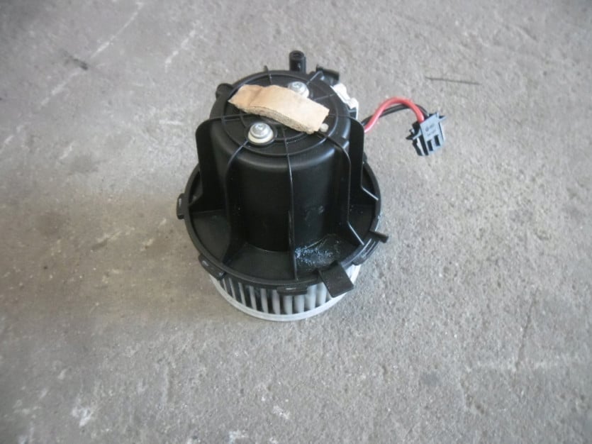 AUDI S4 B8 8K A4 WENTYLATOR DMUCHAWA 8K1820021