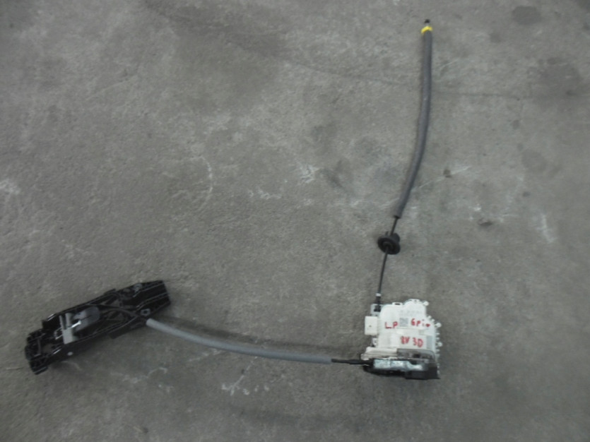 AUDI A3 8V 2015 ZAMEK DRZWI LEWY PRZOD 6 PIN