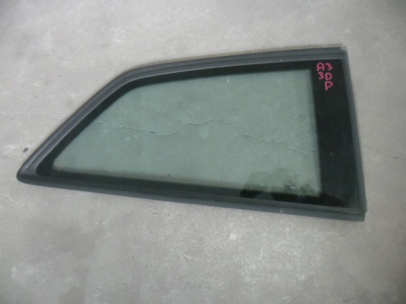 AUDI A3 8V 2014 SZYBA PRAWA TYL TYLNA HATCHBACK