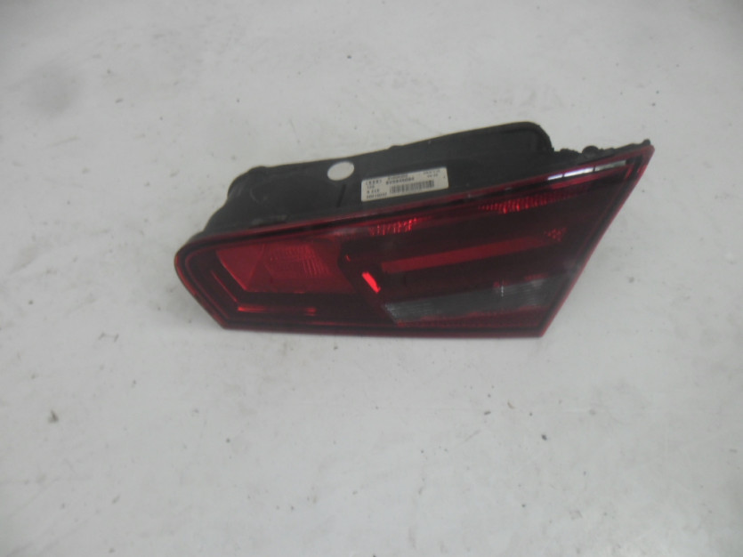 AUDI A3 8V 2015 LAMPA PRAWA TYL KLAPY 8V3945094