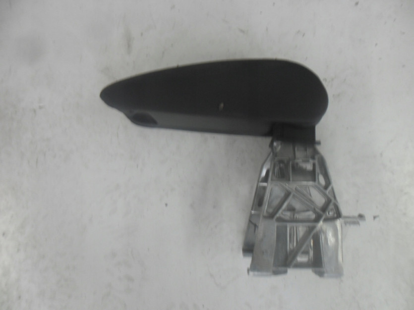 AUDI A3 8V 2015 PODLOKIETNIK 8V0864283 6PS