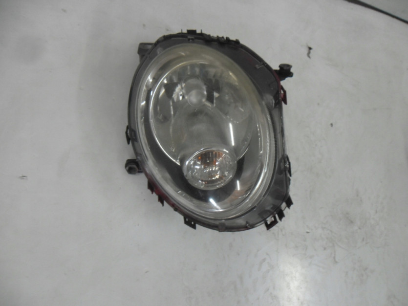 MINI COOPER D R56 2008 LAMPA PRAWA PRZOD PRZEDNIA