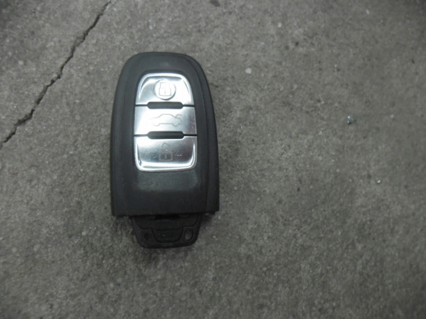 AUDI A4 8K B8 2010 KLUCZ PILOT