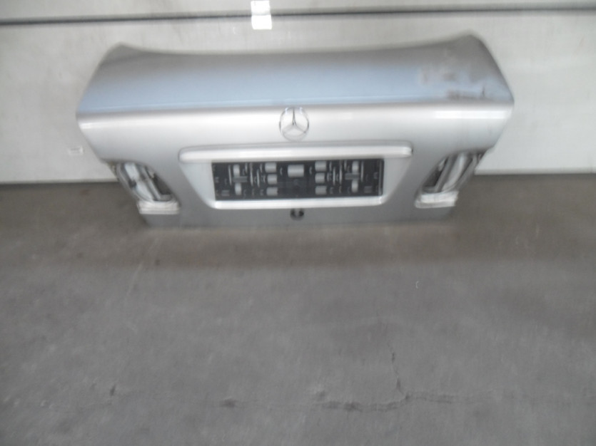 MERCEDES W210 E KLASA KLAPA TYL TYLNA SEDAN
