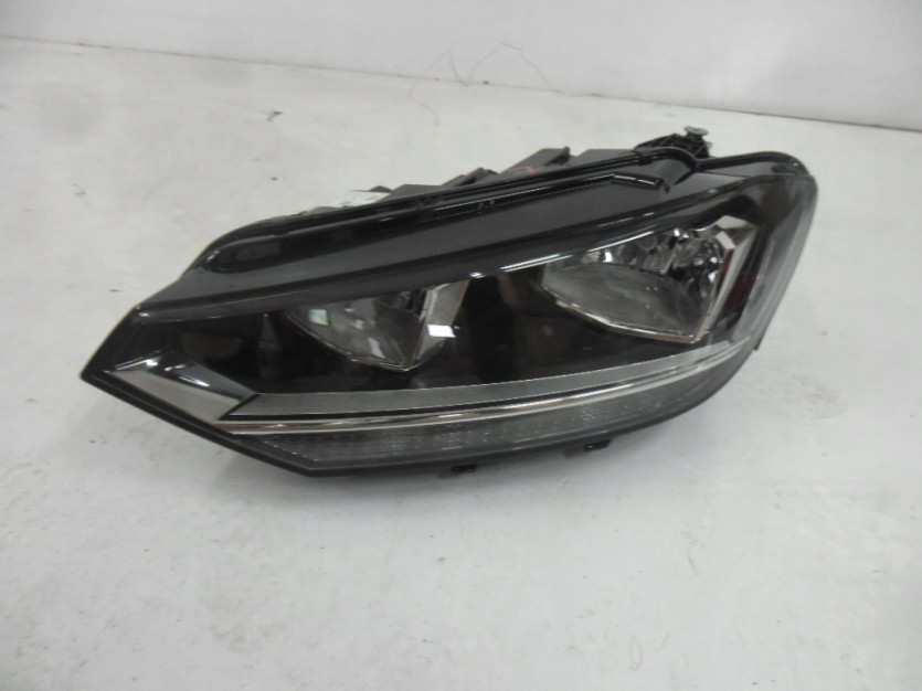 VW TOURAN II 5T LAMPA LEWA PRZOD 5TB941005A