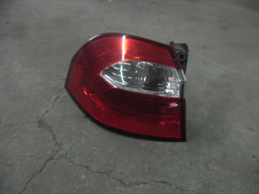 KIA RIO 3 III 2013 LAMPA LEWA TYL TYLNA