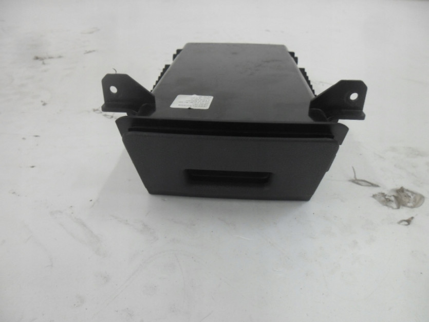 VW TOURAN 2 II 5T LIFT SCHOWEK PODLOKIETNIKA
