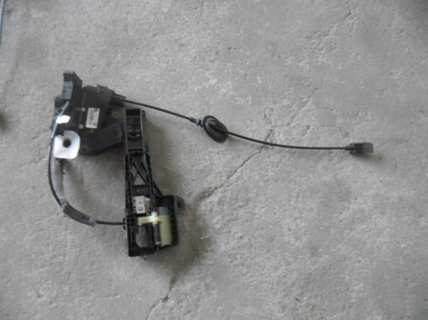 RENAULT TALISMAN ZAMEK DRZWI PRAWY PRZOD 4 PIN
