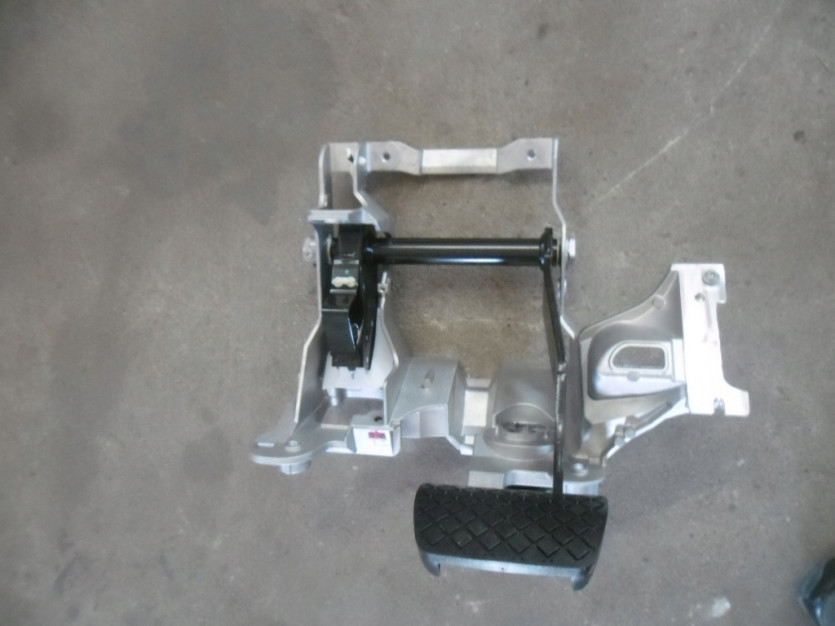 AUDI A4 8K B8 LIFT 2015 PEDAL HAMULCA 8K2721117