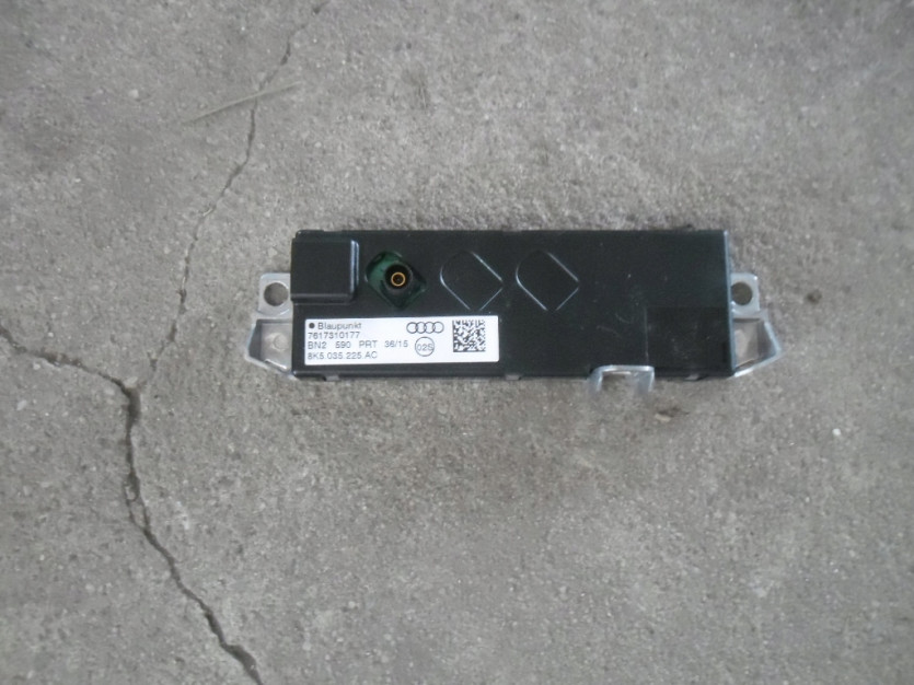 AUDI A4 8K B8 LIFT WZMACNIACZ ANTENY 8K5035225AC