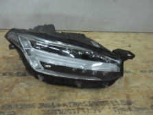 LAMPA PRAWA PRZOD PRZEDNIA VOLVO XC90 31656990