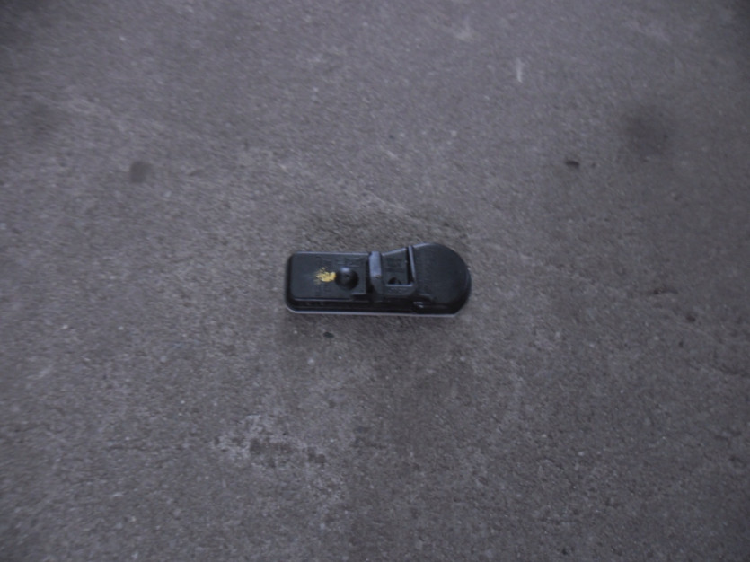RENAULT CLIO CAPTUR CZUJNIK CISNIENIA KOLA