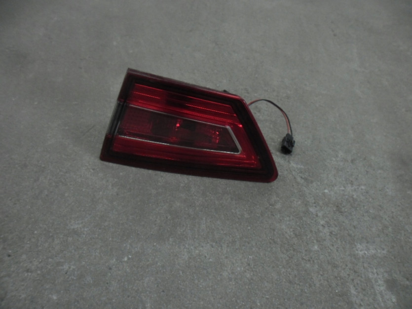 RENAULT CLIO 4 IV LAMPA PRAWA TYL TYLNA BAGAZNIKA