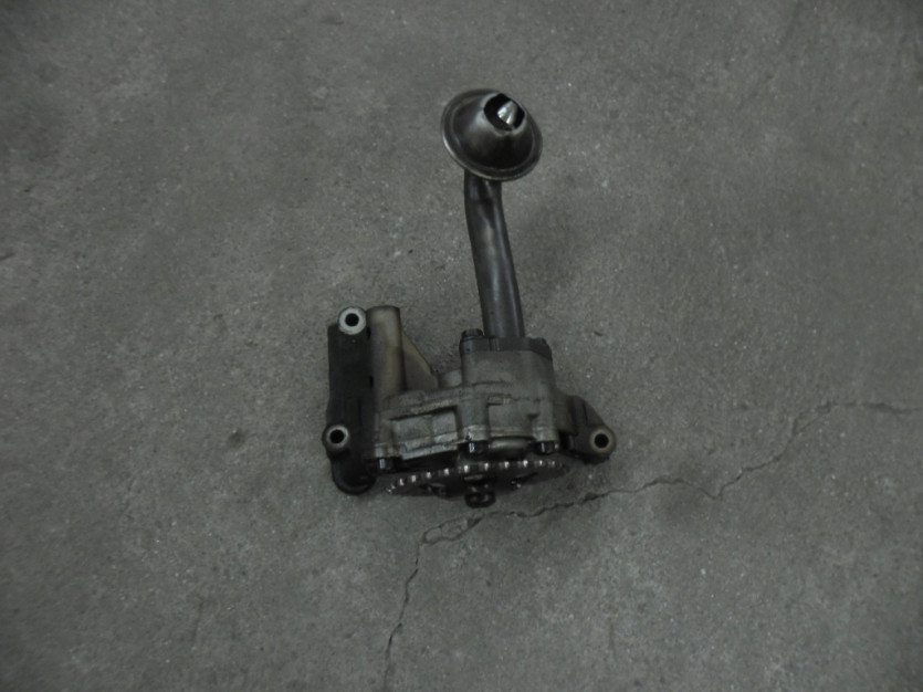 AUDI VW AUM 1.8 T 20V POMPA OLEJU 06A115105B