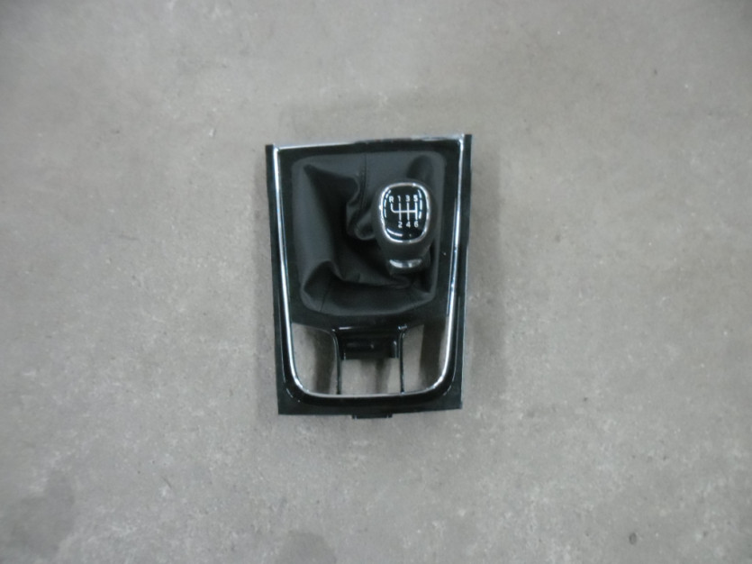 SKODA KAROQ LEWAREK BIEGOW SKORA 566863212A