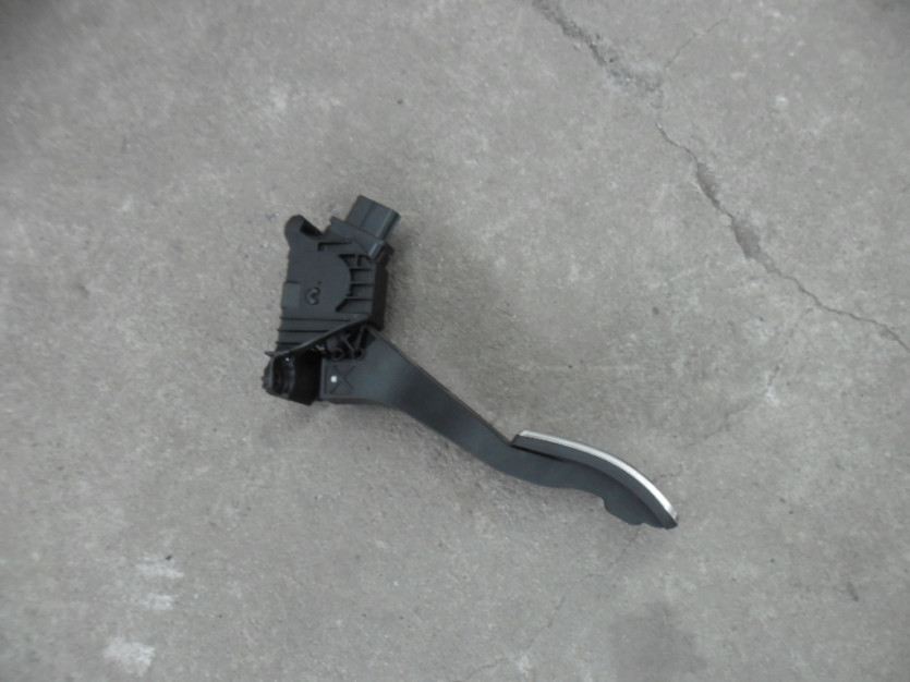 SKODA KAROQ PEDAL GAZU 5Q1723503J