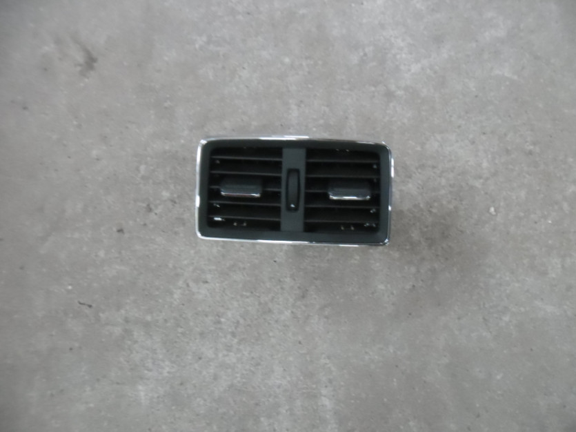SKODA KAROQ KRATKA POWIETRZA TYL TYLNA