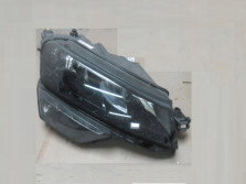 SKODA KAROQ LAMPA PRAWA PRZOD PRZEDNIA 57B941016A