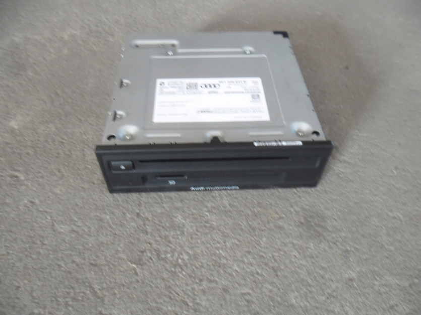 AUDI A3 8V SEDAN NAVI MULTIMEDIA MMI 8V1035844B