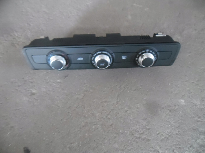 AUDI A3 8V SEDAN PANEL KLIMATYZACJI 8V0820047F