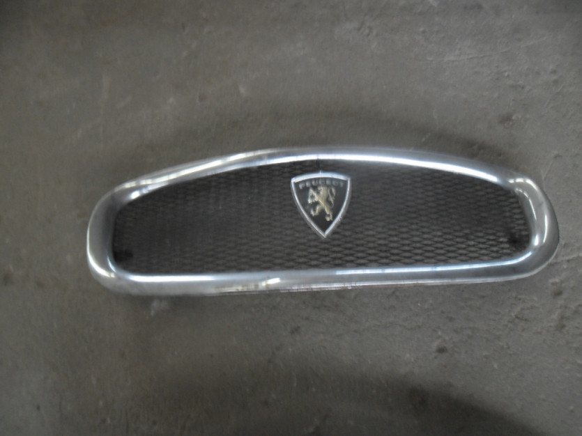 PEUGEOT 403 1967 AVANT ATRAPA GRILL KRATKA